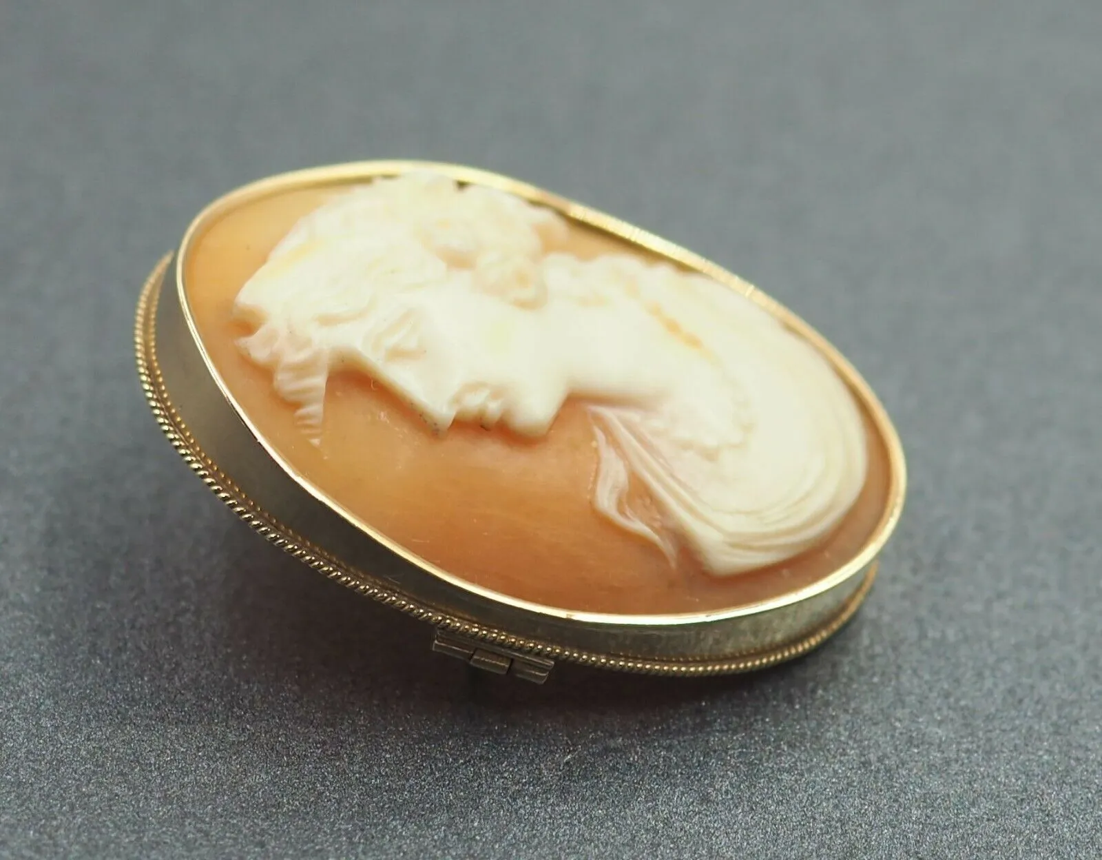 14ct Yellow Gold Portrait Cameo Brooch