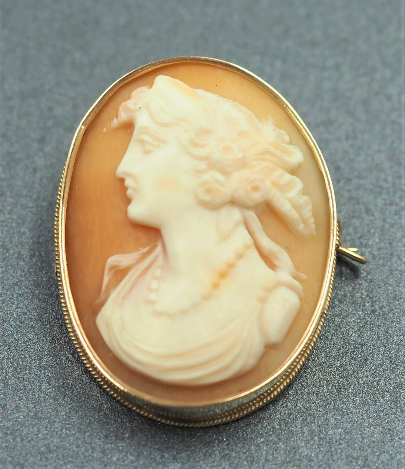 14ct Yellow Gold Portrait Cameo Brooch