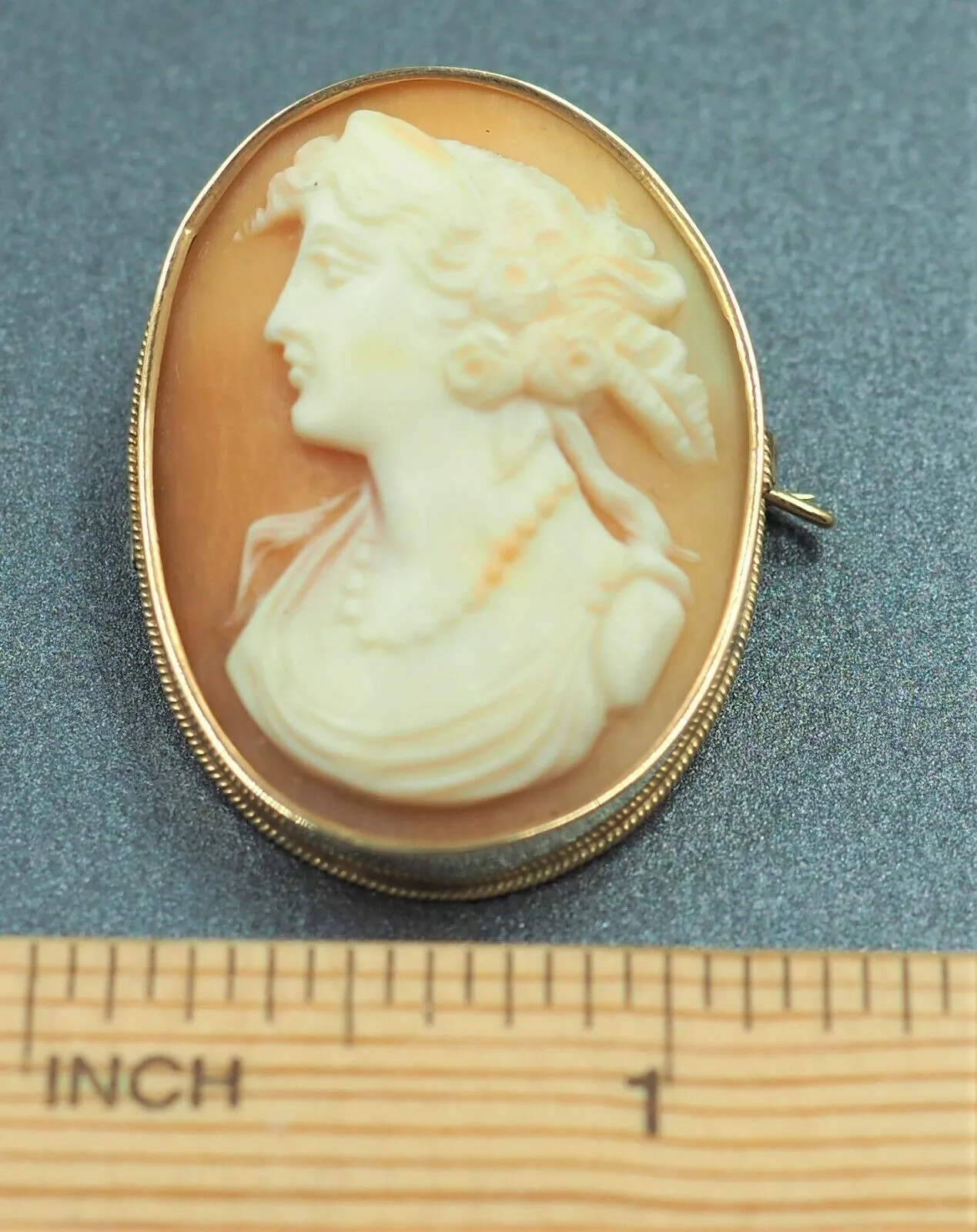 14ct Yellow Gold Portrait Cameo Brooch