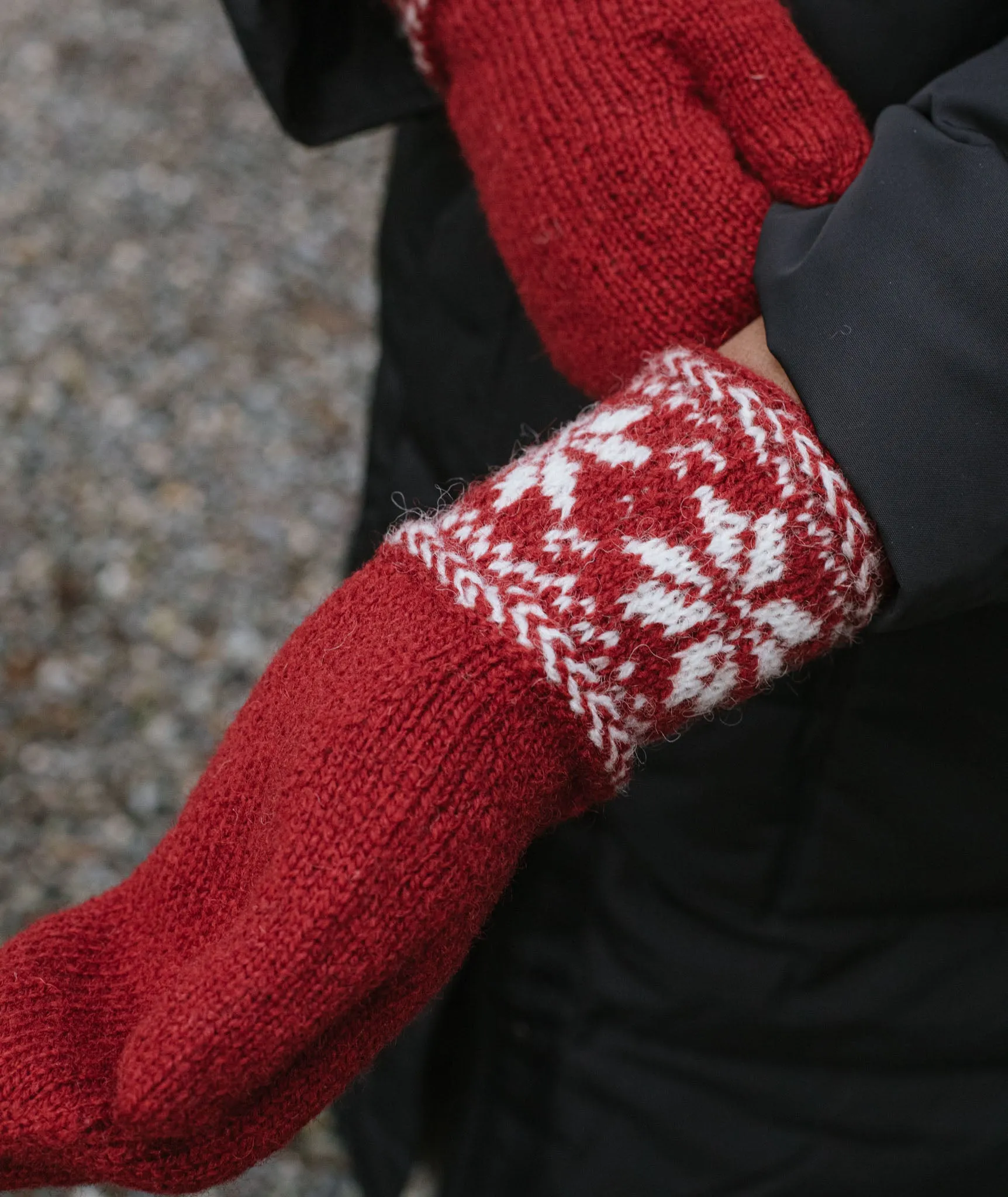 Colorwork Mittens Using Jamieson's Shetland Spindrift