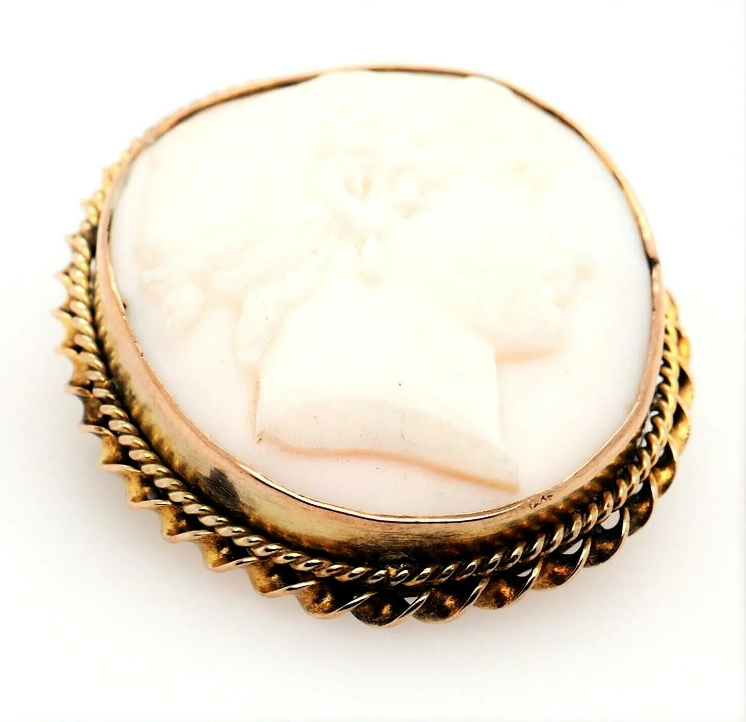 Vintage Conch Shell Cameo & Rolled Gold Brooch Fashion Jewellery